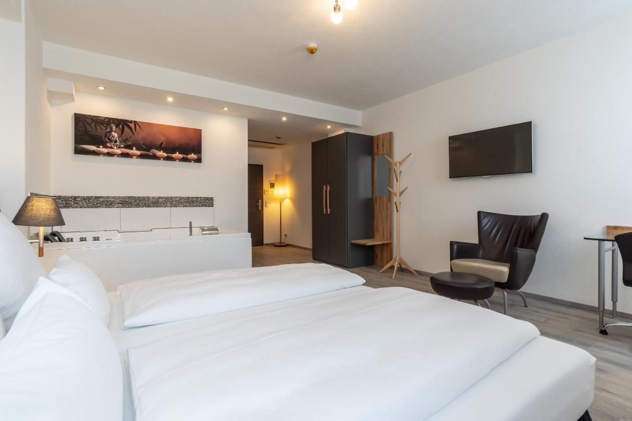 Hotel In Laisen Reutlingen Esterno foto