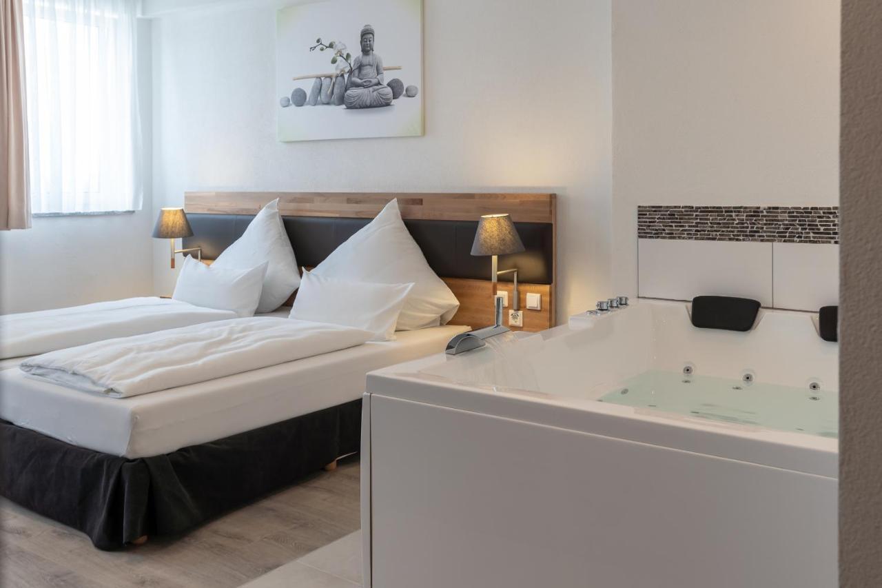 Hotel In Laisen Reutlingen Esterno foto